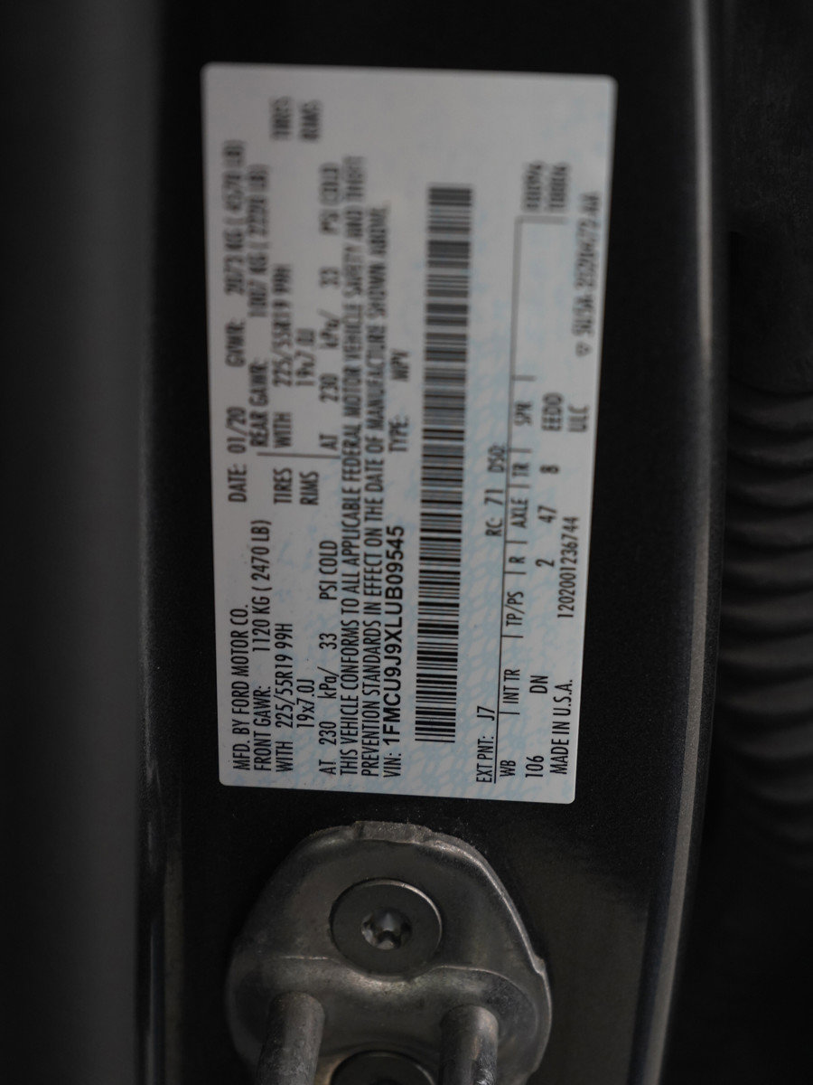 Used 2020 Ford Escape Titanium image 30