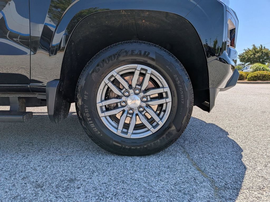 Used 2024 Chevrolet Colorado LT w/ LT Convenience Package II image 11