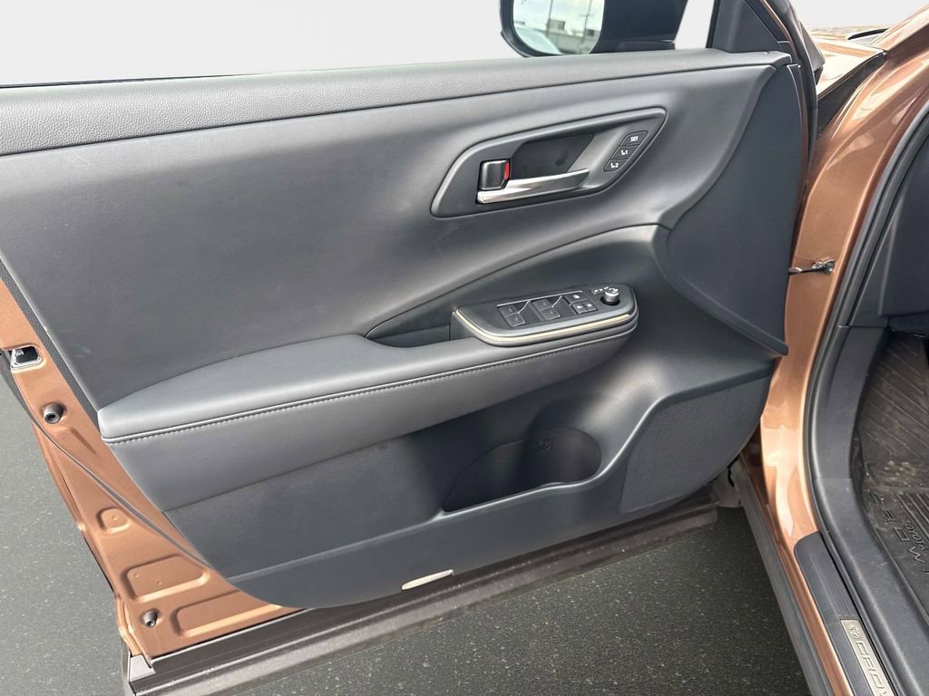 Used 2023 Toyota Crown Platinum image 14