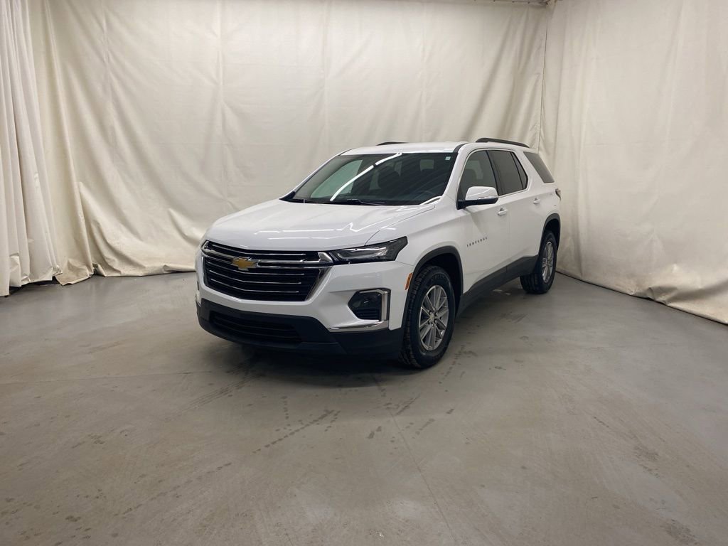 Used 2023 Chevrolet Traverse LT image 2