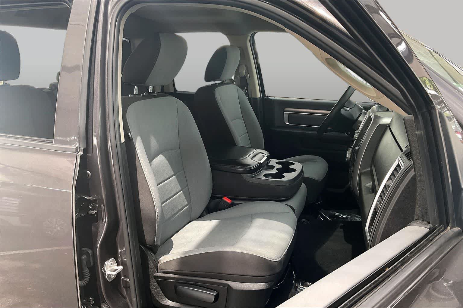 Used 2024 RAM 1500 Classic SLT AWD/4WD image 8