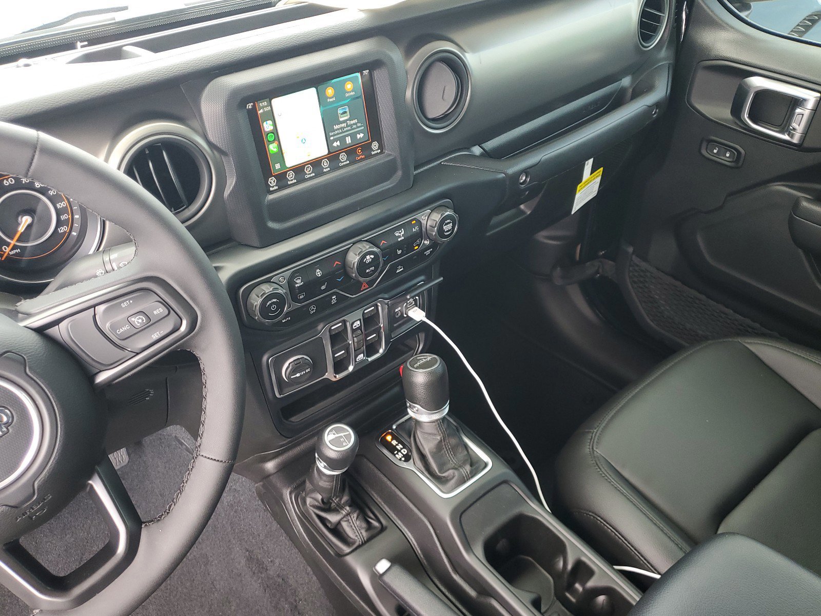 New 2023 Jeep Gladiator Willys AWD/4WD image 9