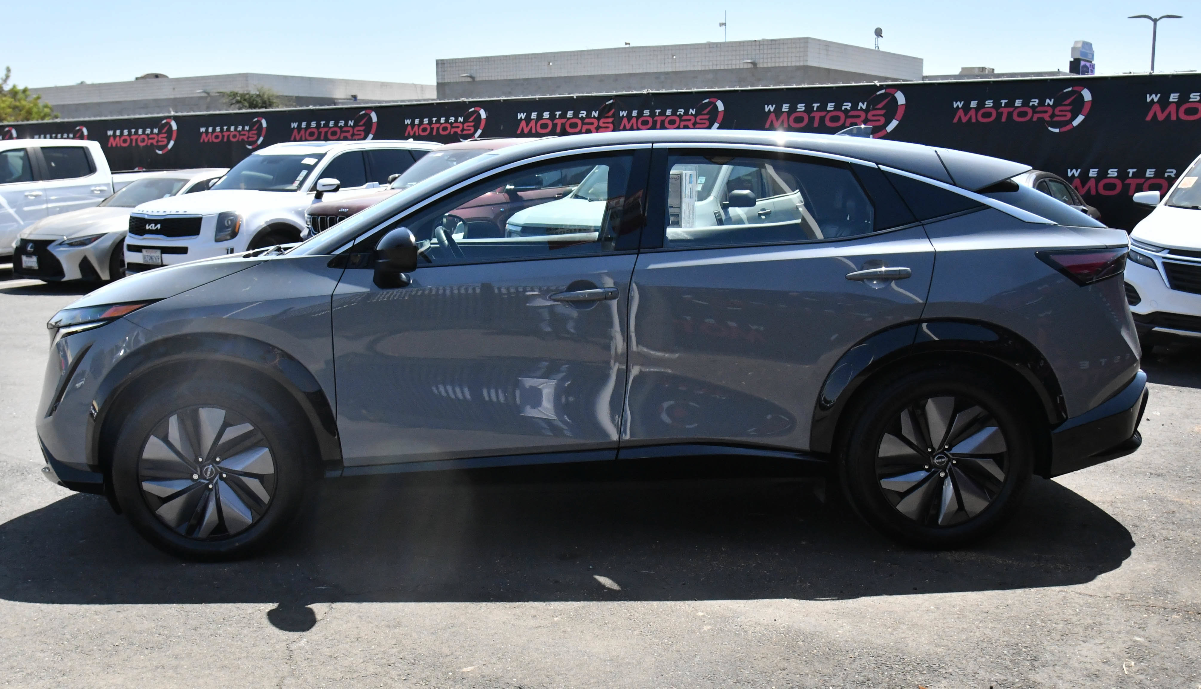 Used 2024 Nissan Ariya FWD image 4