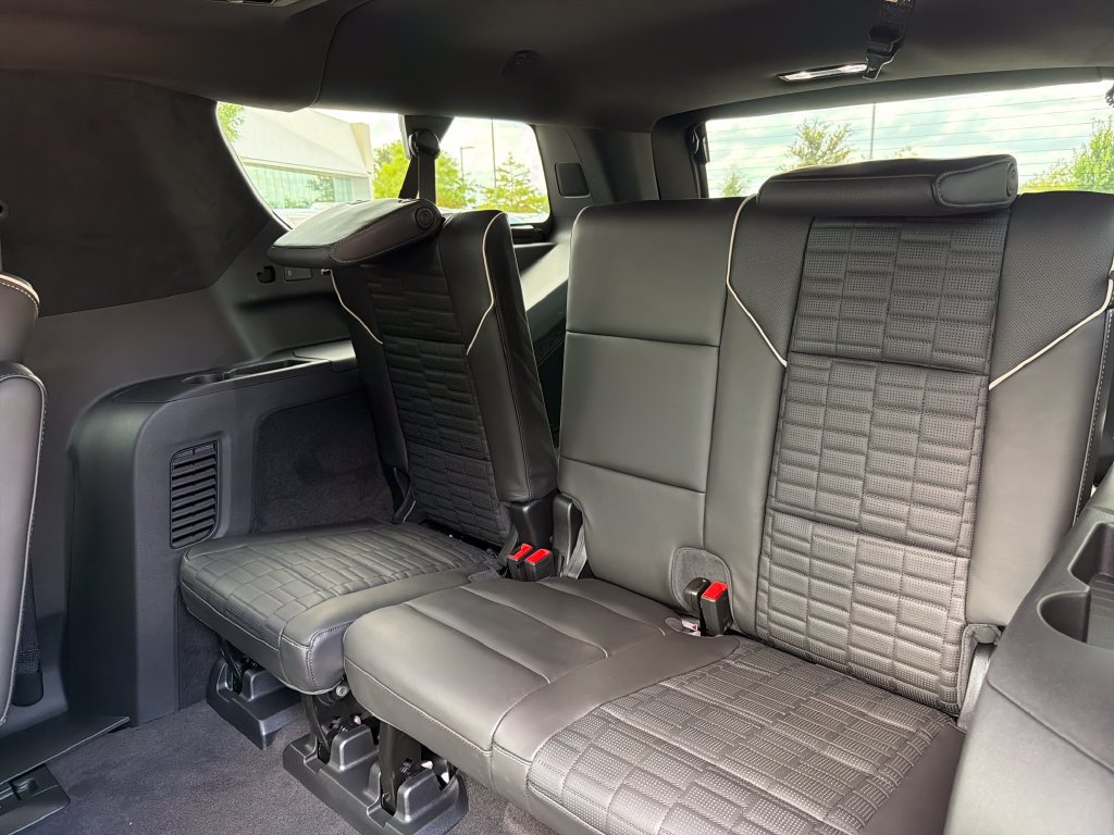New 2026 Cadillac Escalade ESV V w/ LPO, ONYX Package AWD/4WD image 35