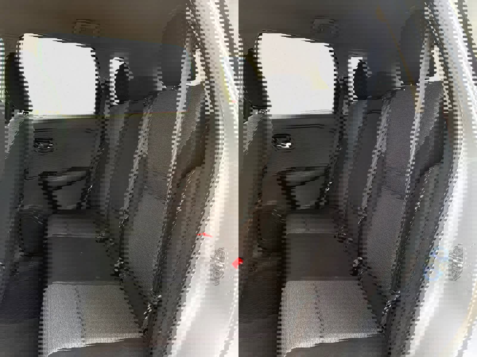 Used 2022 Nissan Rogue SV image 15