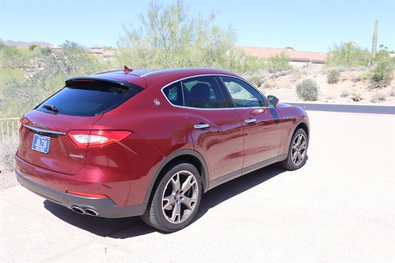 Used 2017 Maserati Levante S AWD/4WD image 10