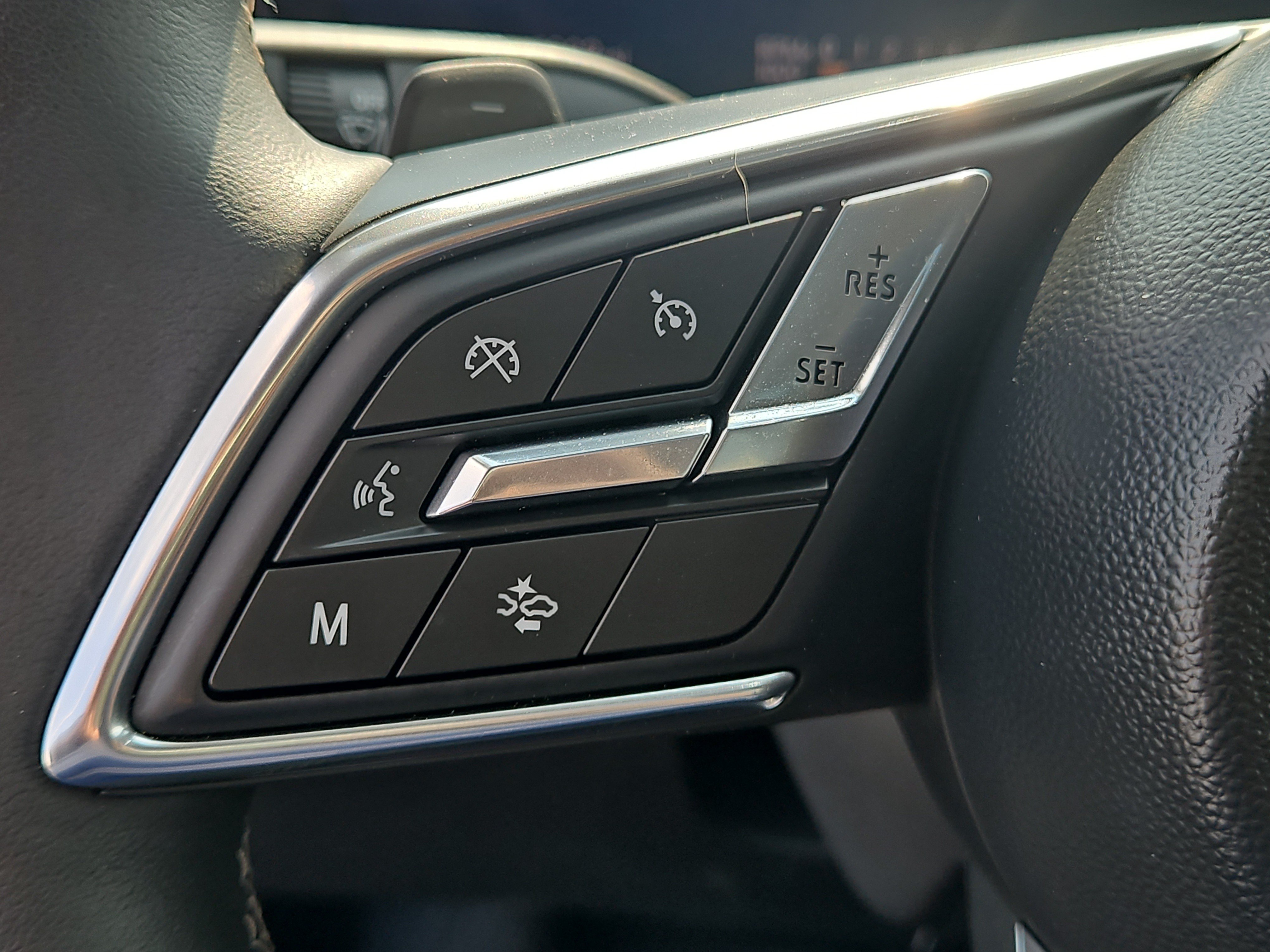 Used 2025 Buick Envision Avenir AWD/4WD image 24