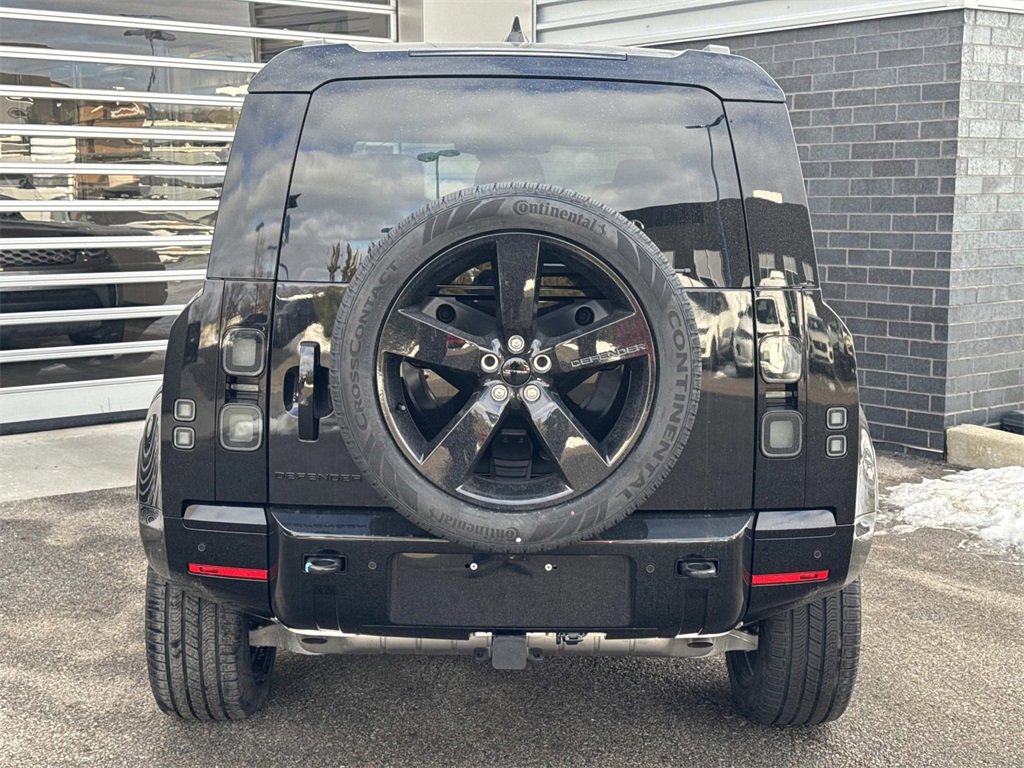 New 2026 Land Rover Defender 110 X-Dynamic SE image 5