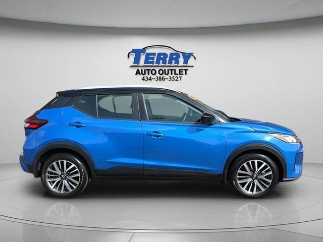Used 2023 Nissan Kicks SV FWD image 5