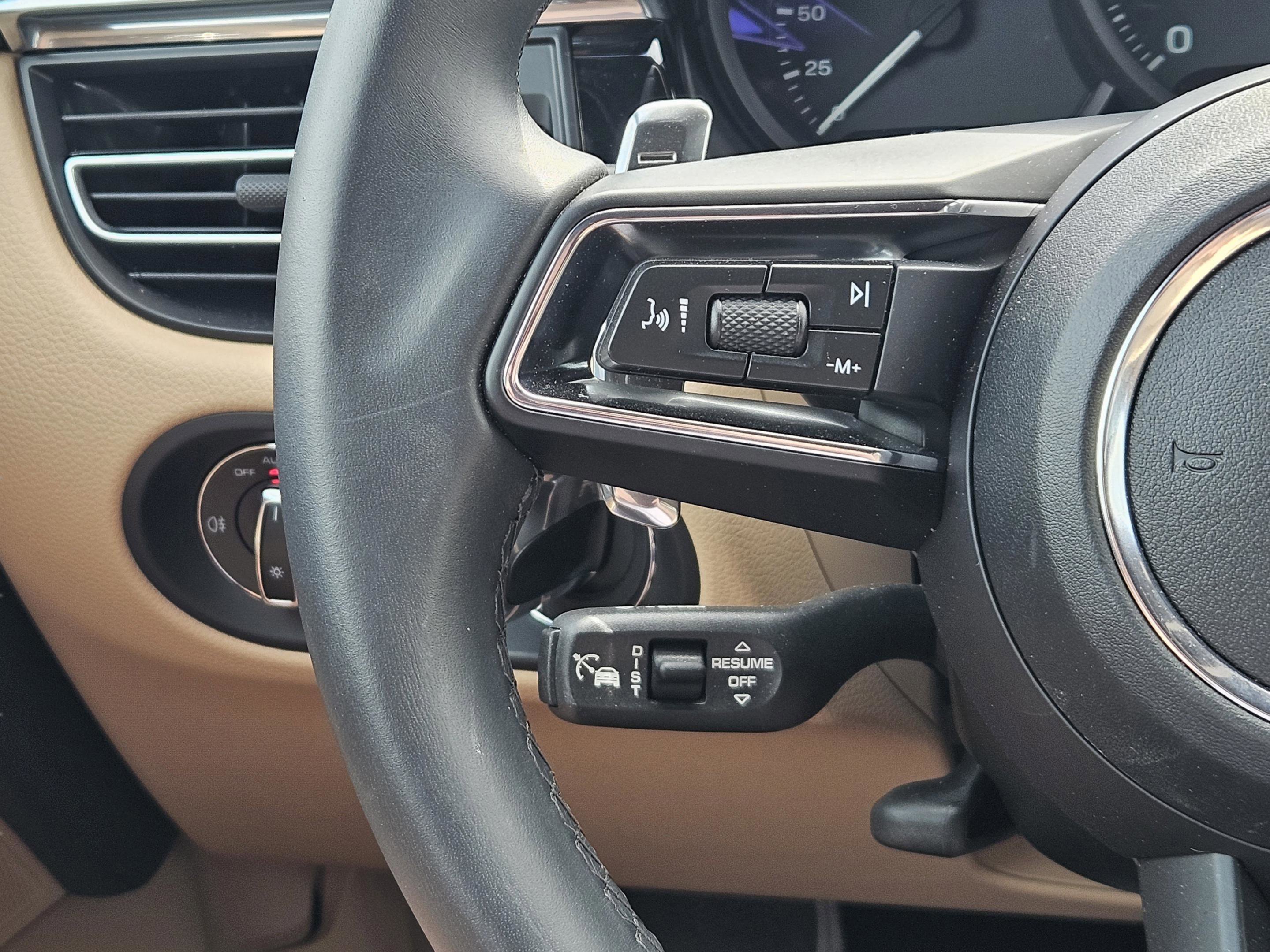 Certified 2026 Porsche Macan AWD/4WD image 26