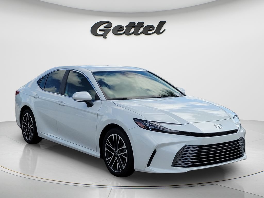 Used 2026 Toyota Camry XLE FWD image 3