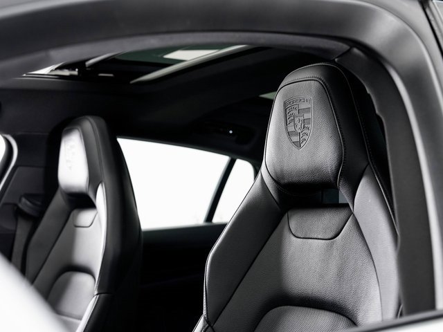 Used 2025 Porsche Panamera 4 image 10