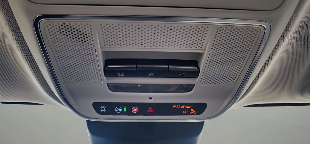 Used 2025 Buick Enclave Avenir w/ Super Cruise Package image 41