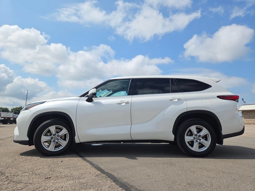 Used 2021 Toyota Highlander L AWD/4WD image 20