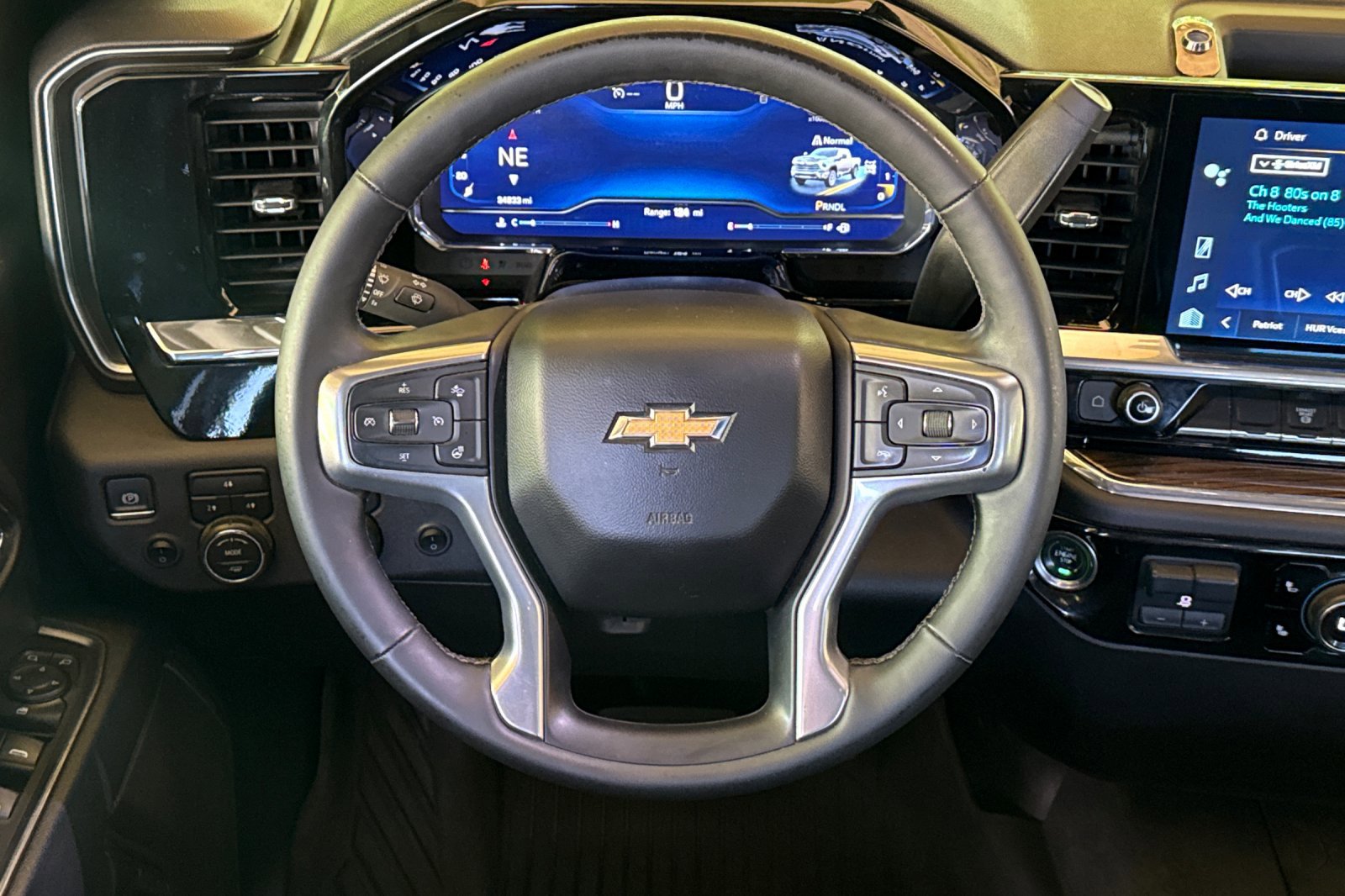 Used 2024 Chevrolet Silverado 2500 LT w/ Convenience Package image 18