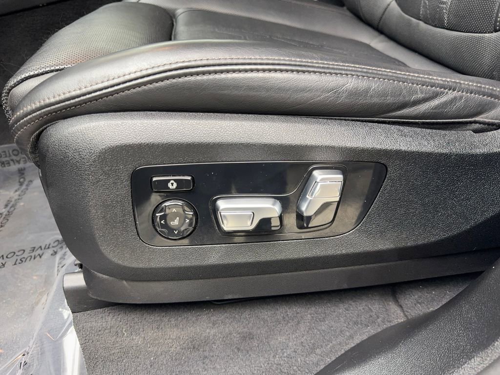 Used 2023 BMW X7 xDrive40i image 30