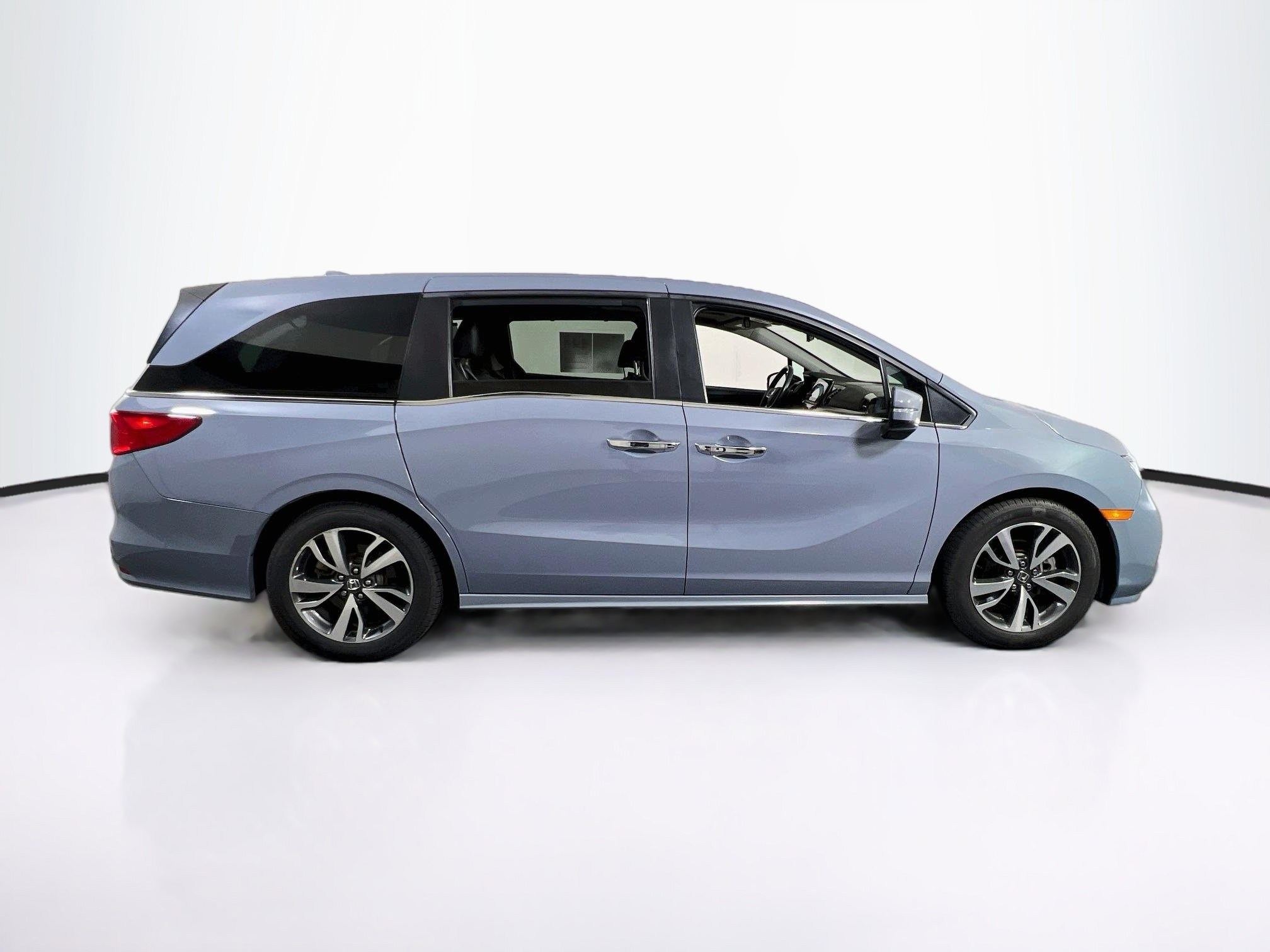 Used 2023 Honda Odyssey Touring image 4