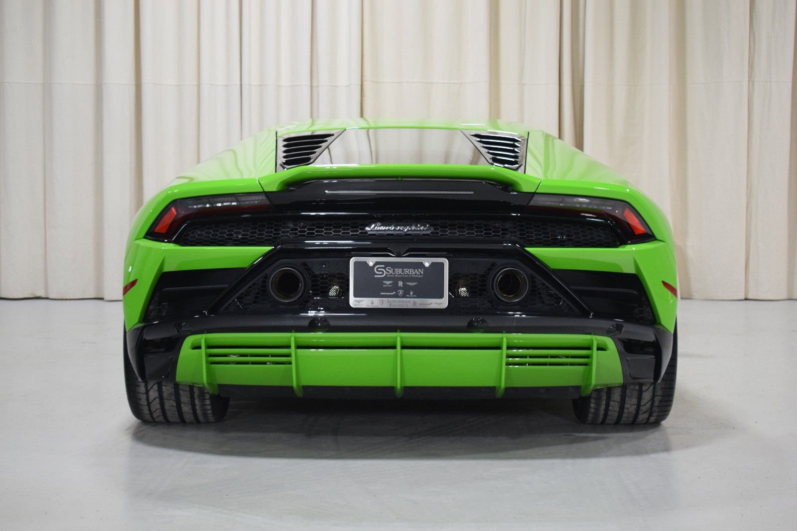 Used 2020 Lamborghini Huracan EVO image 16