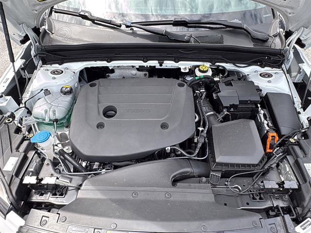 Used 2025 Volvo XC40 B5 Core w/ Protection Package AWD/4WD image 29