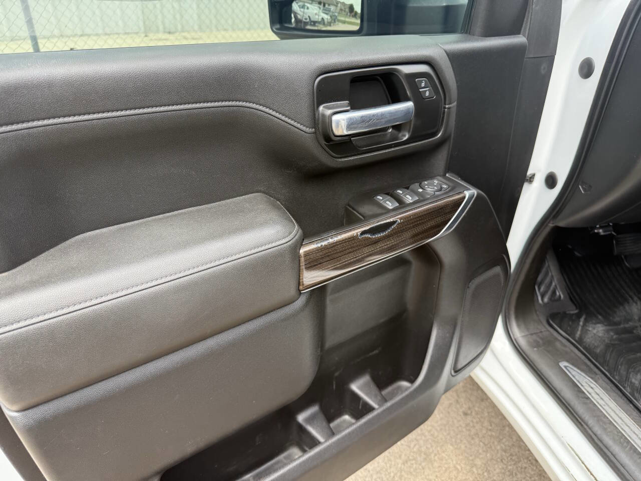 Used 2021 Chevrolet Silverado 2500 LT w/ Z71 Off-Road Package image 16