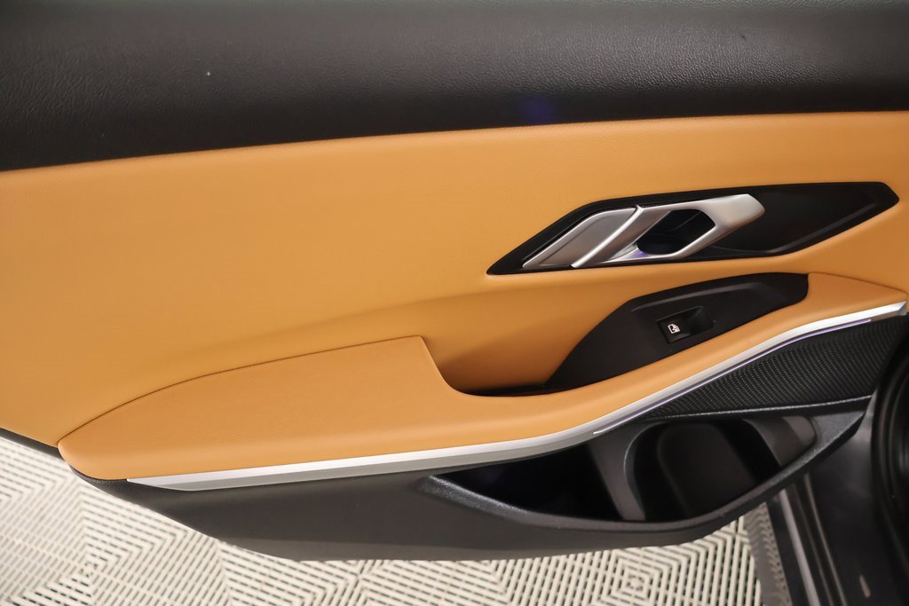 Used 2022 BMW 330i xDrive 330i xDrive w/ Driving Assistance Package image 18