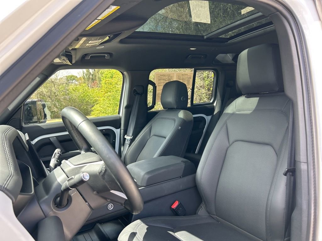 Used 2025 Land Rover Defender 110 S image 20