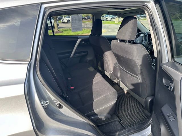 Used 2016 Toyota RAV4 XLE AWD/4WD image 9