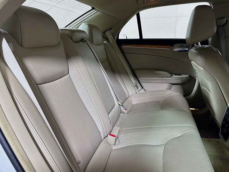 Used 2012 Chrysler 300 Limited w/ Luxury Group image 27
