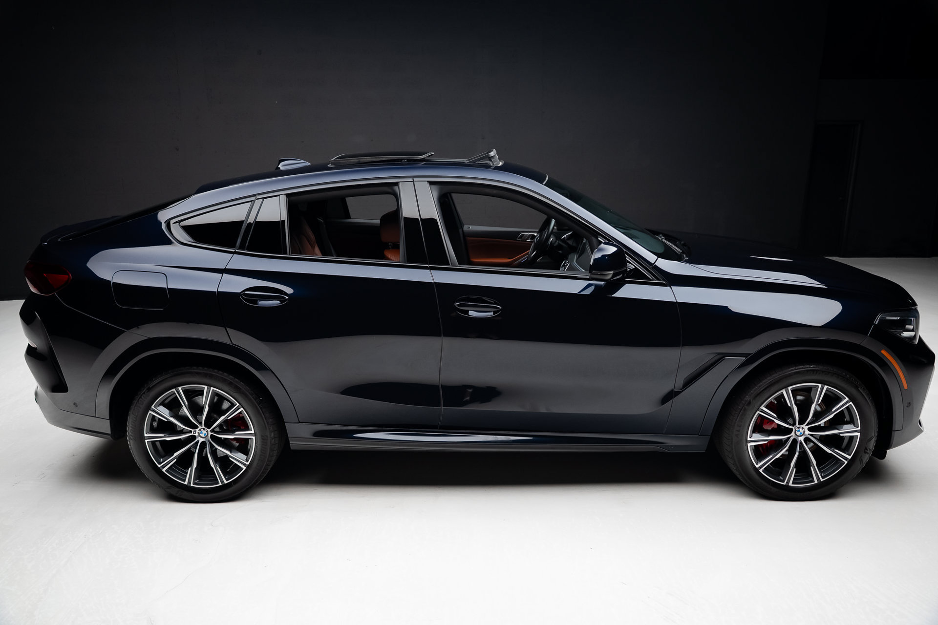 Used 2023 BMW X6 xDrive40i w/ M Sport Package AWD/4WD image 35