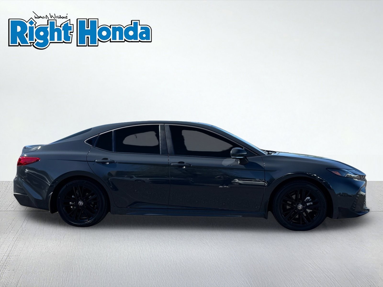 Used 2026 Toyota Camry SE w/ Multimedia Upgrade Package FWD image 8