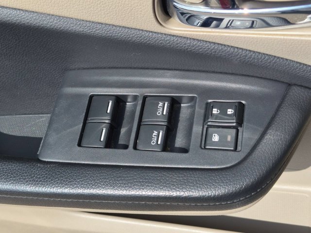 Used 2016 Honda Pilot Touring image 16