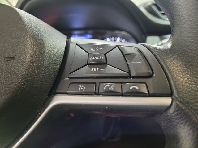 Used 2017 Nissan Rogue SV image 34