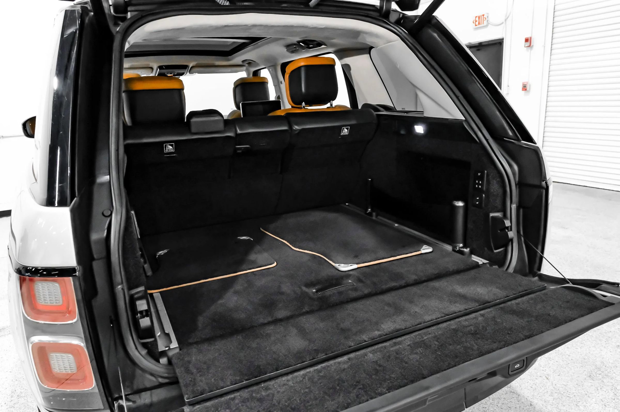 Used 2019 Land Rover Range Rover Long Wheelbase Autobiography image 61