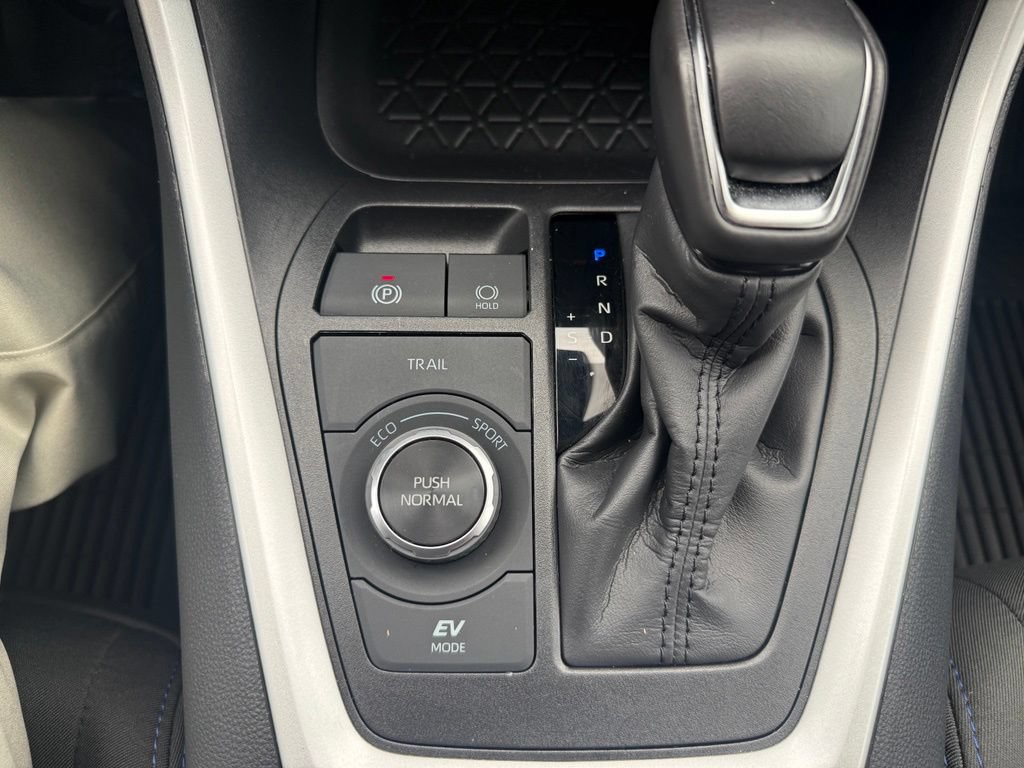 Certified 2025 Toyota RAV4 SE AWD/4WD image 23