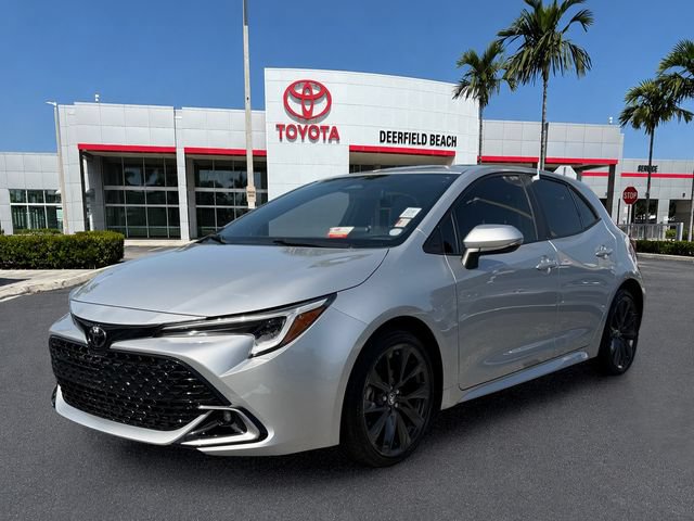 Used 2025 Toyota Corolla XSE FWD image 3