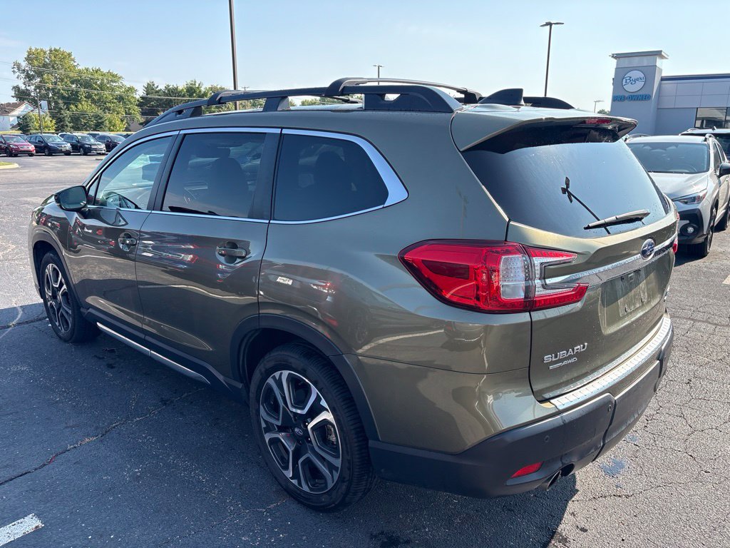 Used 2024 Subaru Ascent Limited w/ Technology Package AWD/4WD image 5