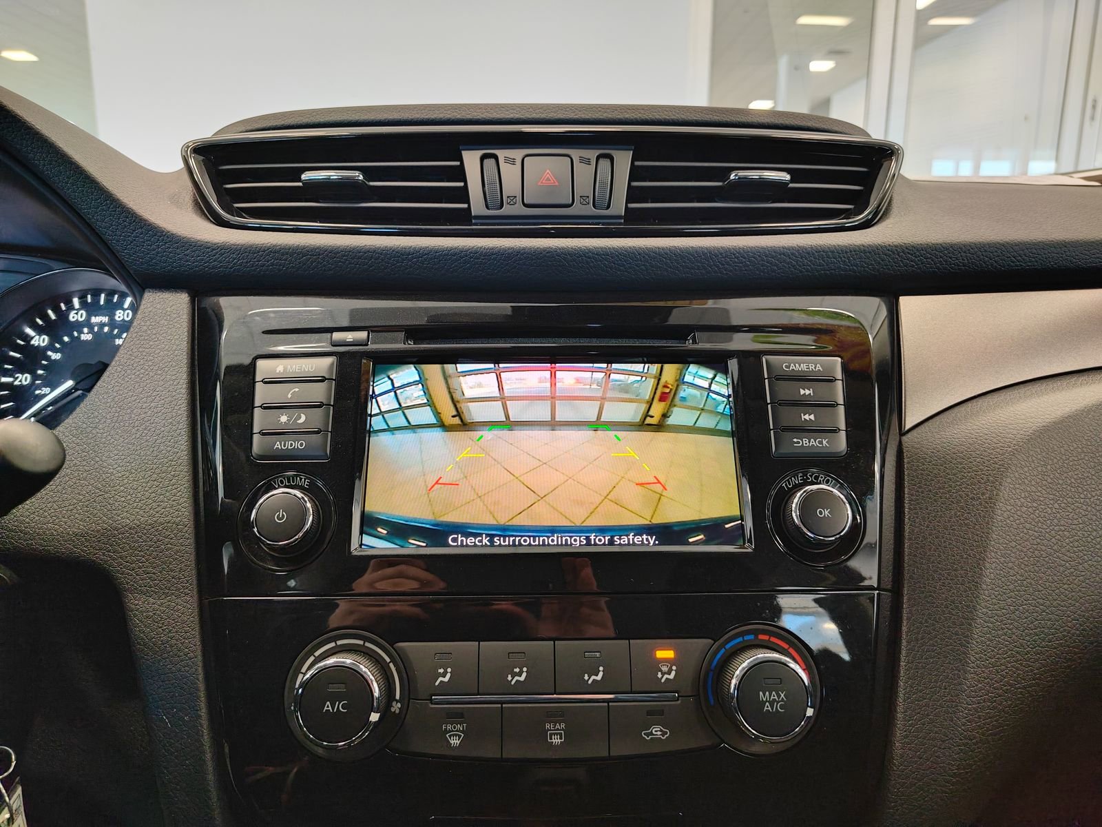 Used 2020 Nissan Rogue Sport S image 26