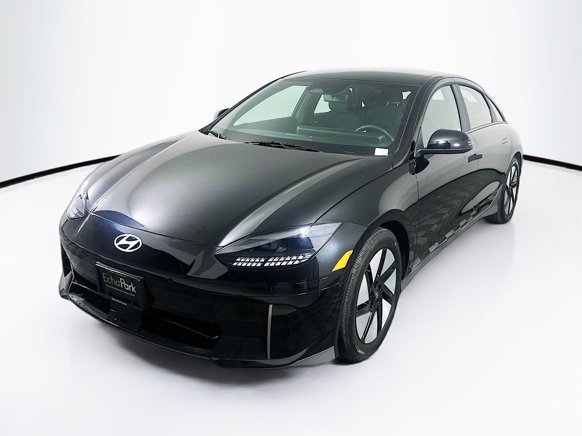Used 2024 Hyundai Ioniq 6 SE RWD image 3