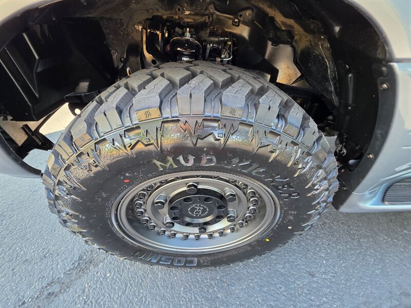 Used 2004 Lexus LX 470 4WD image 56