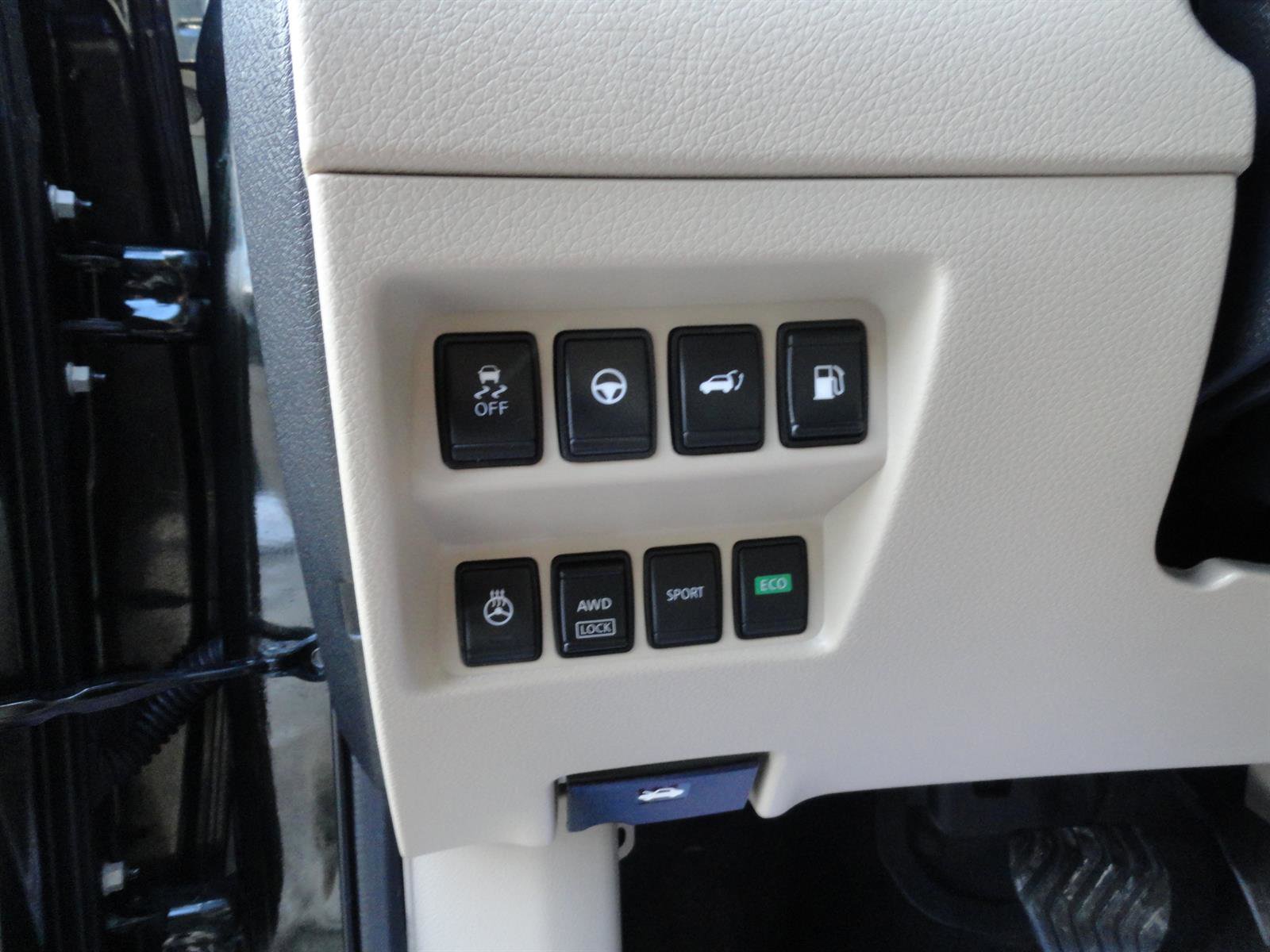 Used 2020 Nissan Rogue SL w/ Premium Package image 11