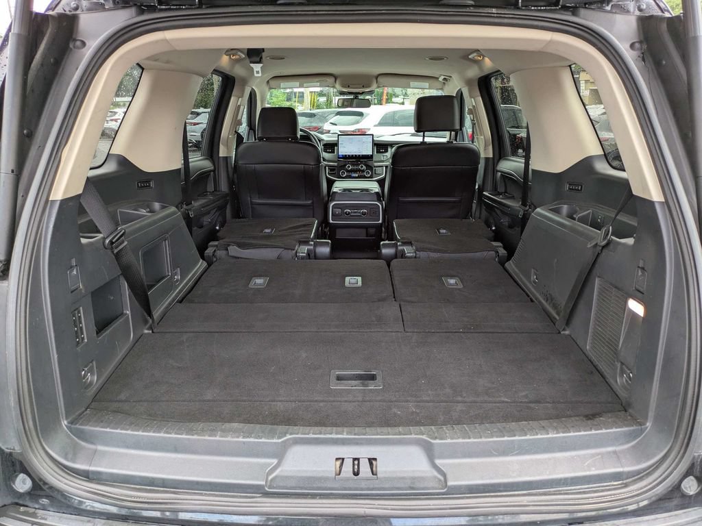 Used 2024 Ford Expedition XLT RWD image 12