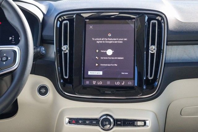 New 2026 Volvo XC40 B5 Ultra w/ Climate Package image 15