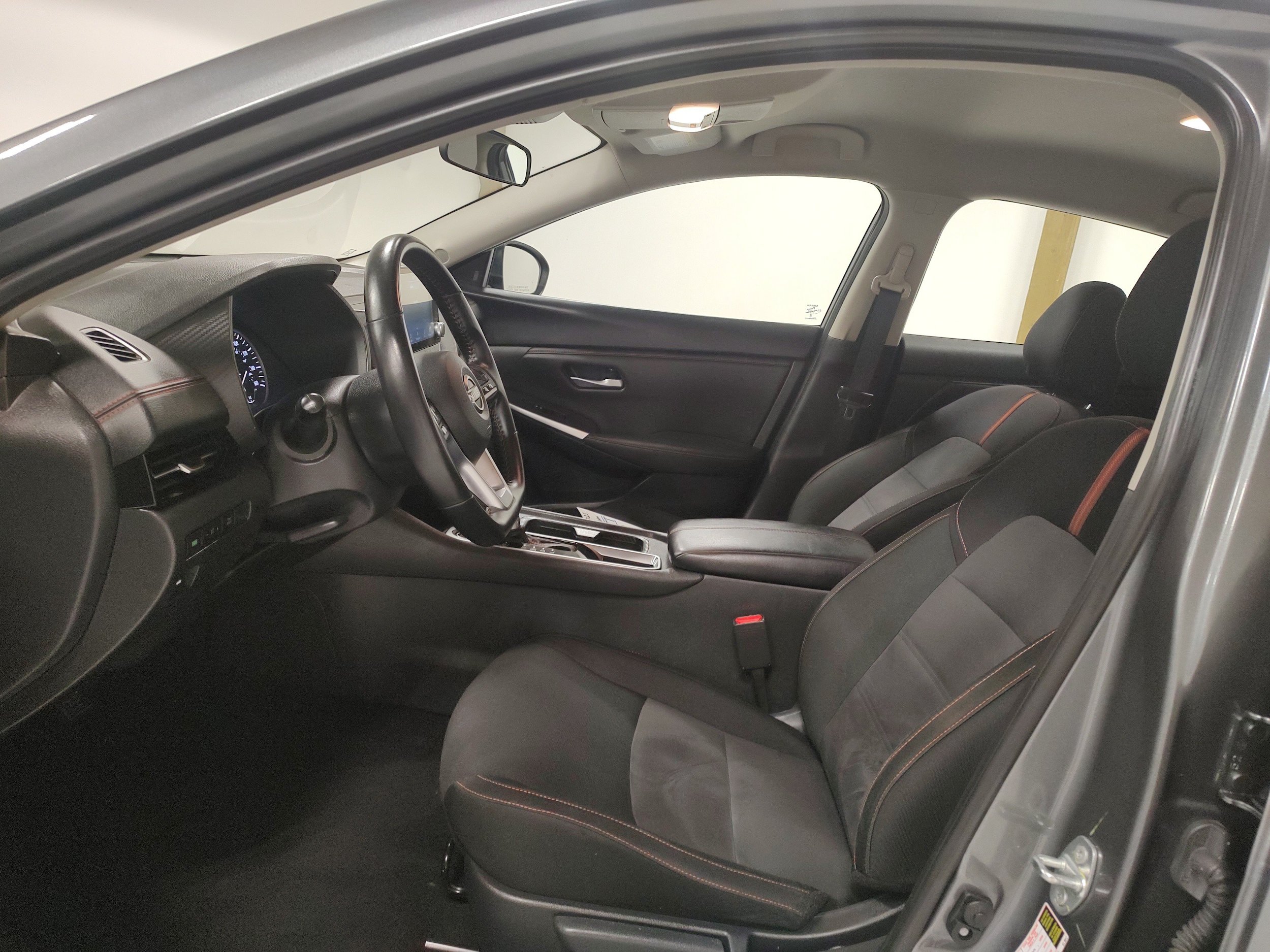 Used 2025 Nissan Sentra SR FWD image 10
