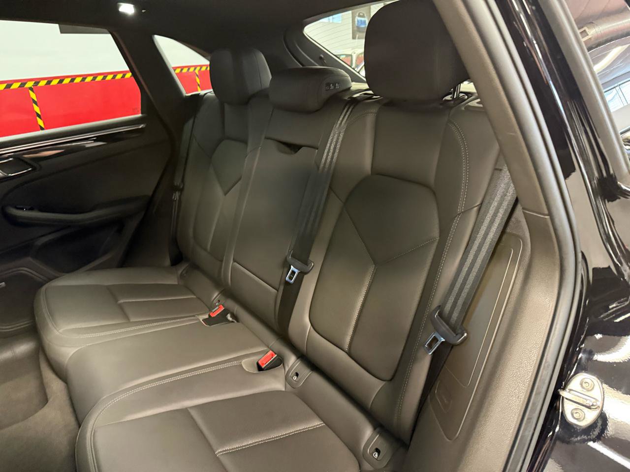 Used 2021 Porsche Macan S AWD/4WD image 37