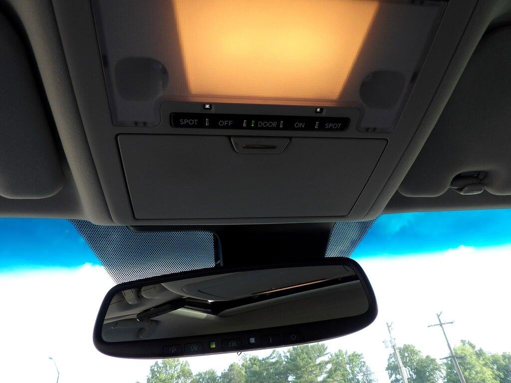 Used 2014 Lexus LS 460 Luxury w/ Comfort Package image 21