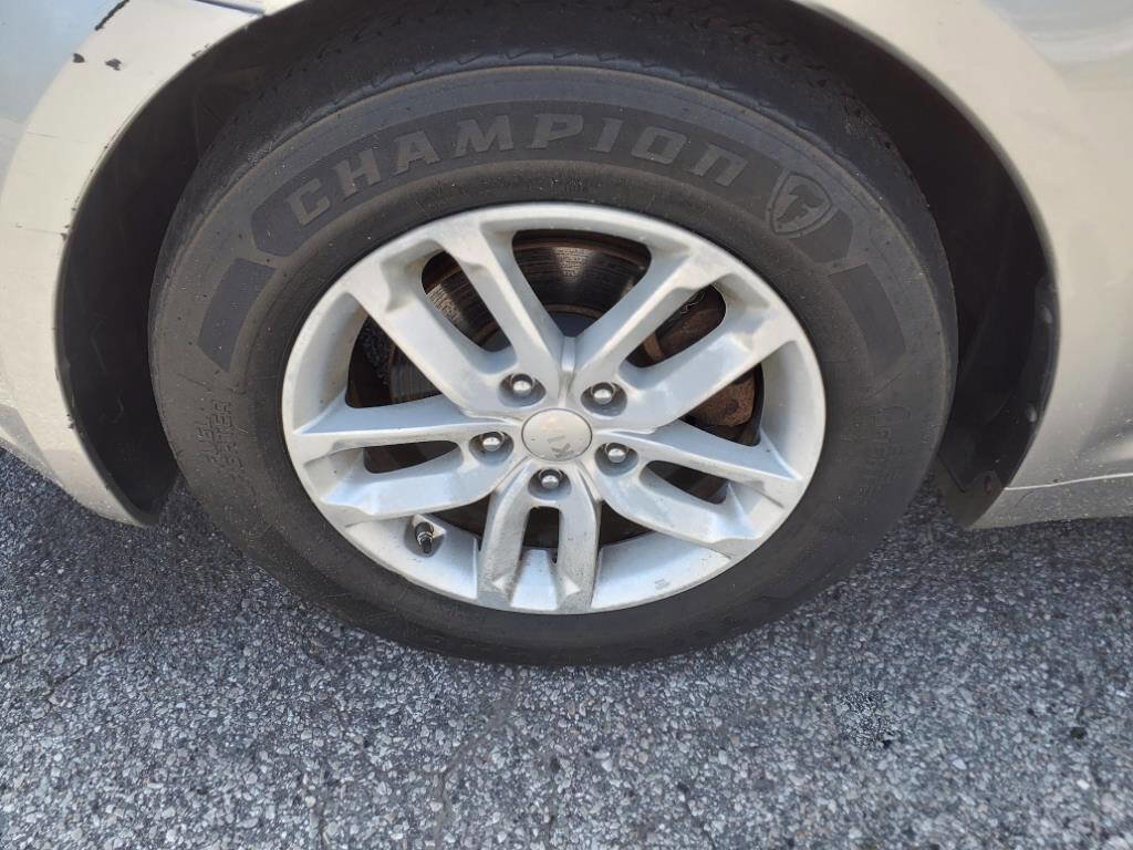 Used 2012 Kia Optima LX image 10