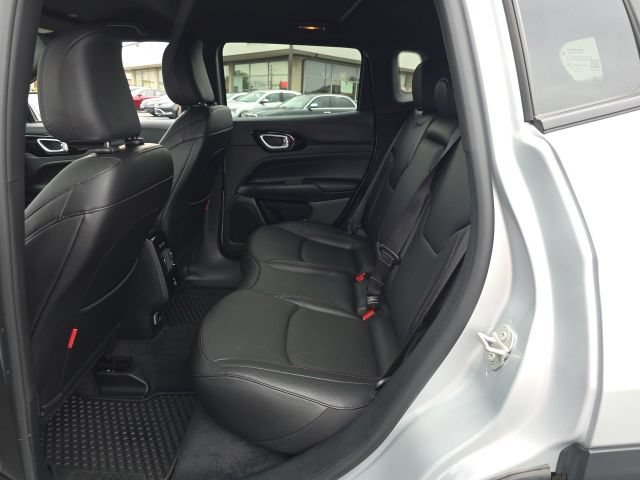 Used 2024 Jeep Compass Trailhawk w/ Trailhawk Elite Group AWD/4WD image 33