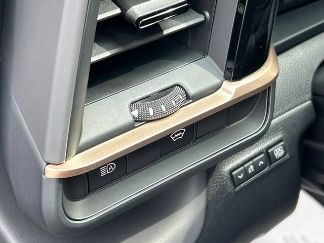 Used 2023 Toyota Crown AWD/4WD image 25