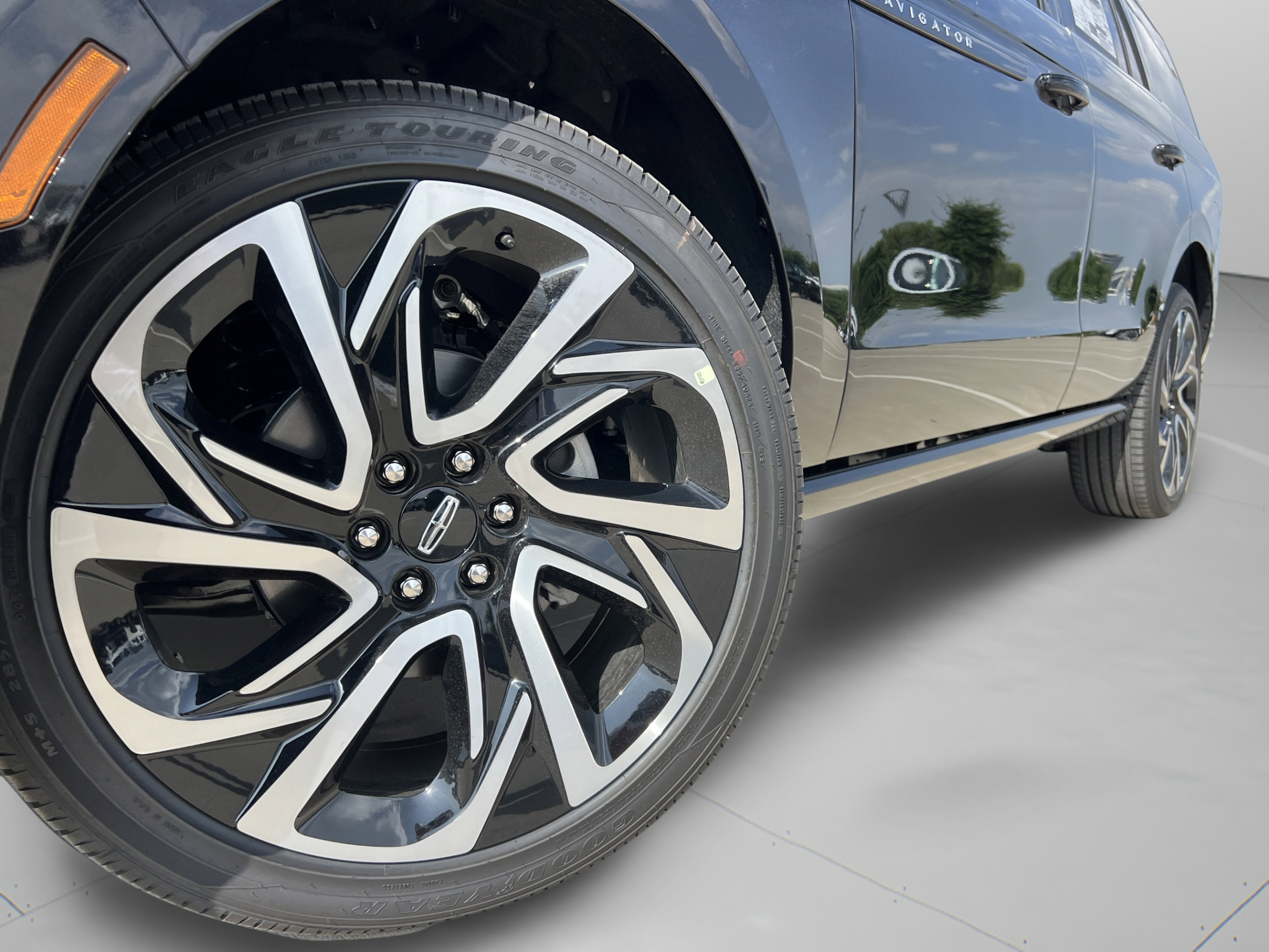 New 2026 Lincoln Navigator Black Label AWD/4WD image 33