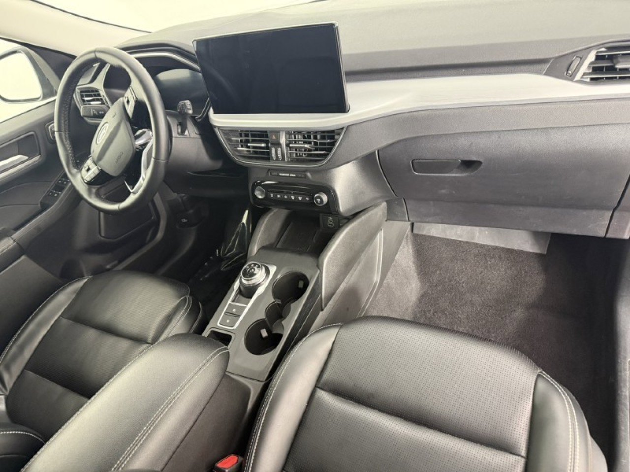 Used 2024 Ford Escape Platinum image 11